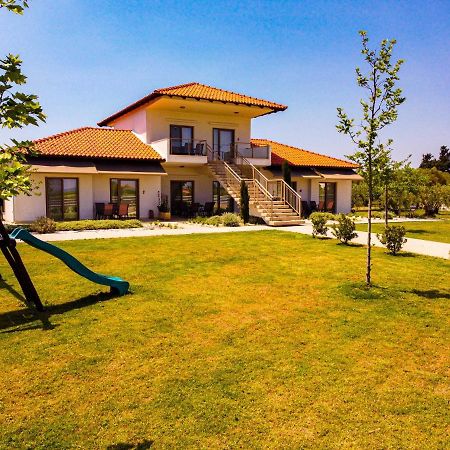 Varkes Suites 1 Nea Poteidaia Exterior foto